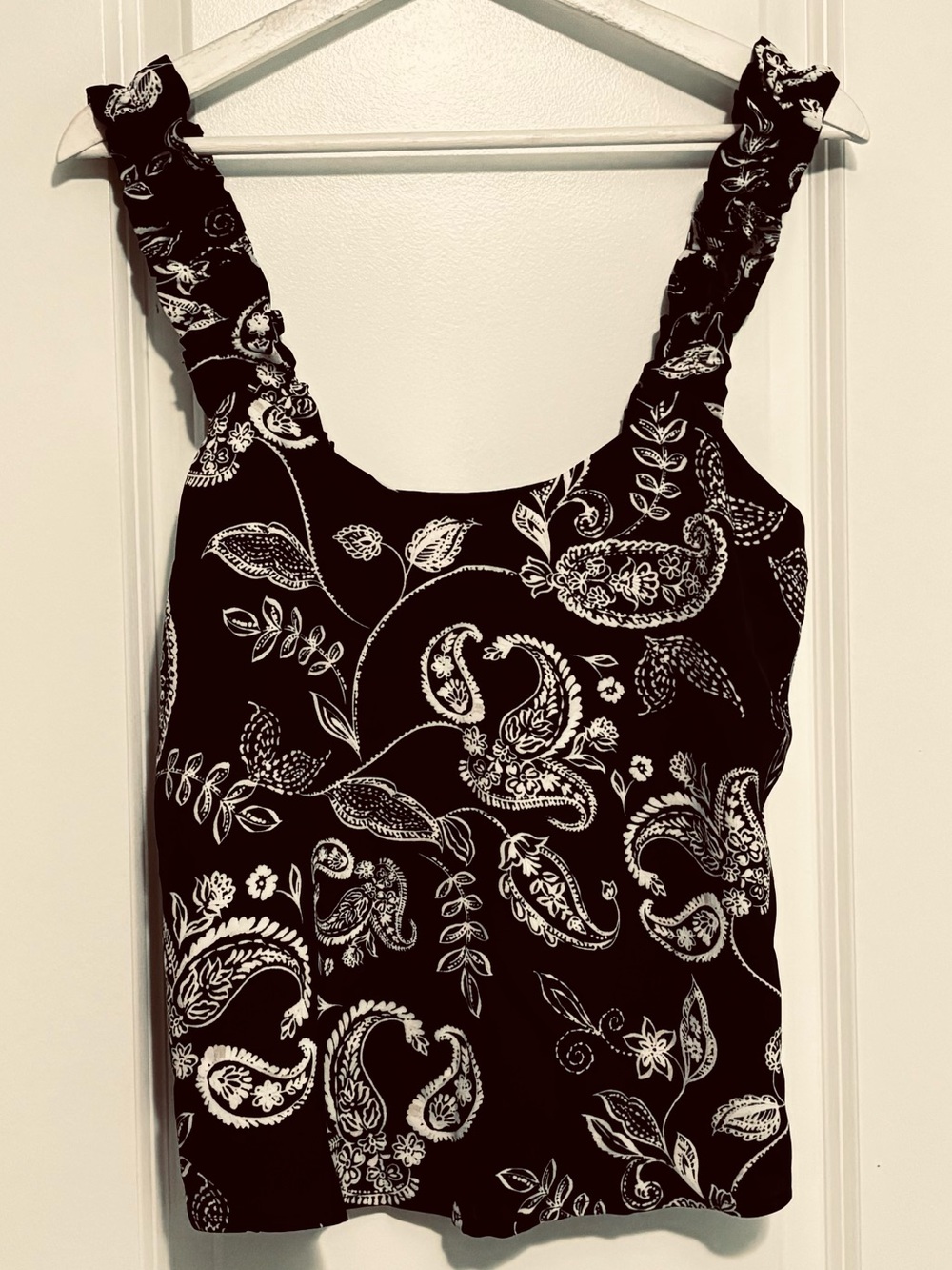 Express Paisley Print Ruffled Women's Sleeveless Tank Top In Navy Size S